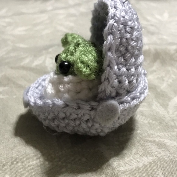 The Mandalorian Baby Yoda Crochet Figure - Picture 8 of 8